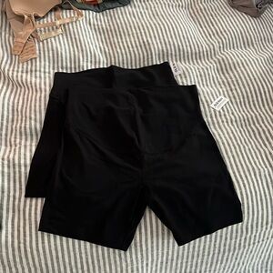 2 pairs of Old navy full panel maternity biker shorts